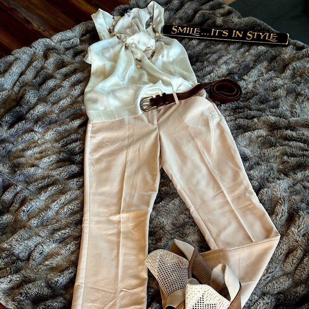 Cream Express Editor Barely Boot low rise dress pant. Size 2R